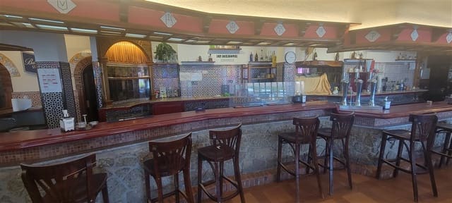 20 bedroom Business for sale in Miajadas with garage - € 1,600,000 (Ref: 9393586)