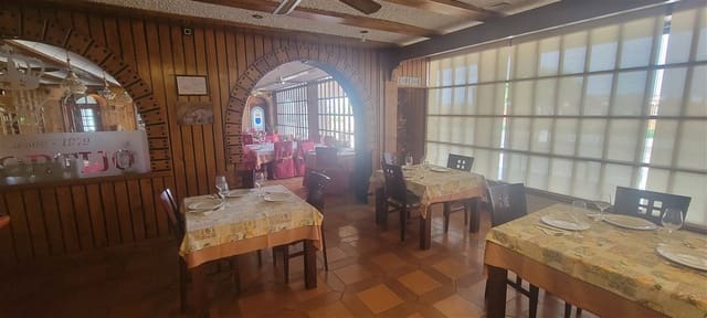 20 bedroom Business for sale in Miajadas with garage - € 1,600,000 (Ref: 9393586)