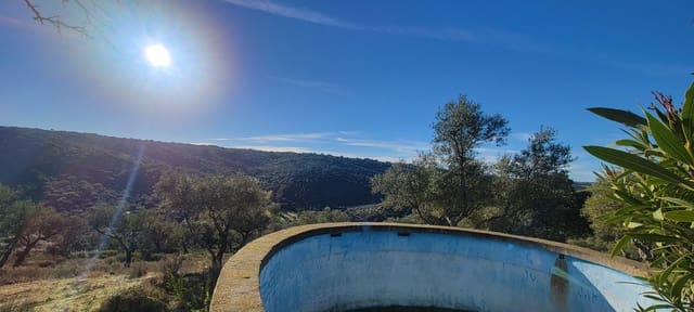 1 soveværelse Finca/Landehus til salg i Trujillo med swimmingpool - € 150.000 (Ref: 9448504)