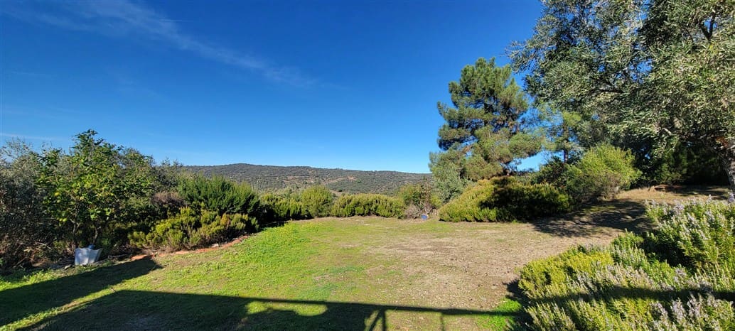 4 soverom Finca/Herregård til salgs i Trujillo med svømmebasseng garasje - € 85 000 (Ref: 9498018)