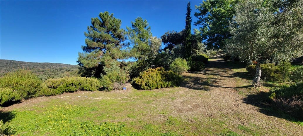 4 soverom Finca/Herregård til salgs i Trujillo med svømmebasseng garasje - € 85 000 (Ref: 9498018)