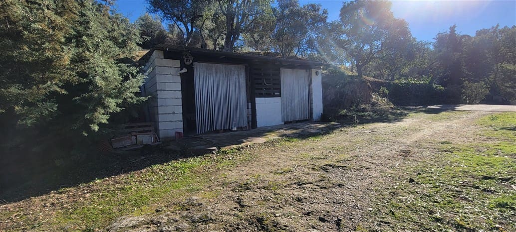 4 soverom Finca/Herregård til salgs i Trujillo med svømmebasseng garasje - € 85 000 (Ref: 9498018)