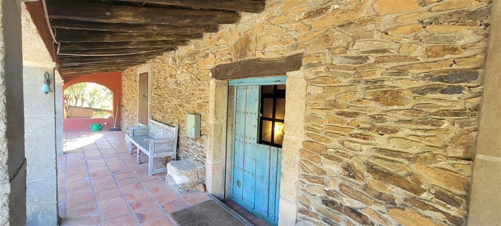 4 soverom Finca/Herregård til salgs i Trujillo med svømmebasseng garasje - € 85 000 (Ref: 9498018)