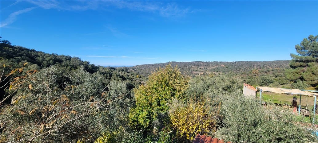 4 soverom Finca/Herregård til salgs i Trujillo med svømmebasseng garasje - € 85 000 (Ref: 9498018)