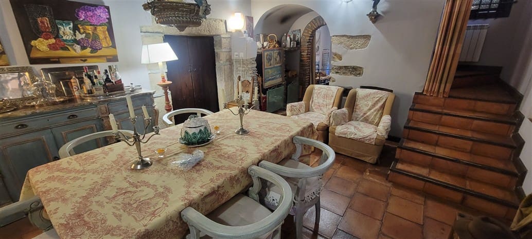 4 soverom Finca/Herregård til salgs i Trujillo med svømmebasseng garasje - € 85 000 (Ref: 9498018)