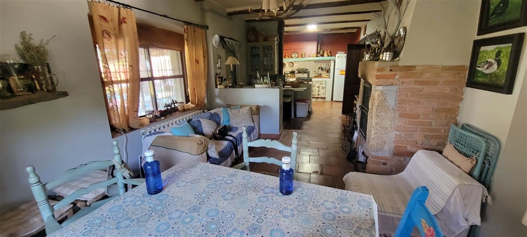 4 soverom Finca/Herregård til salgs i Trujillo med svømmebasseng garasje - € 85 000 (Ref: 9498018)