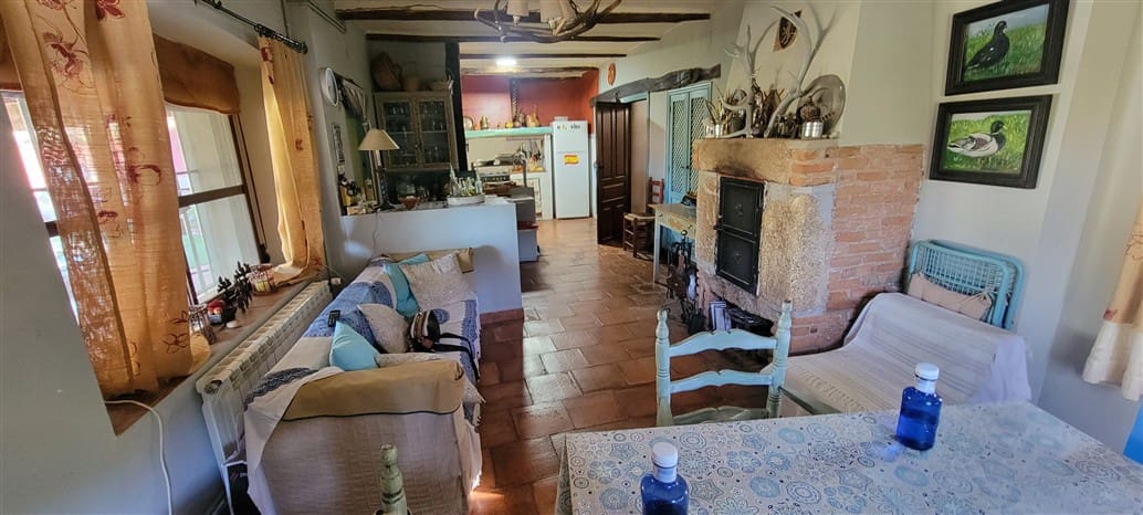 4 soverom Finca/Herregård til salgs i Trujillo med svømmebasseng garasje - € 85 000 (Ref: 9498018)