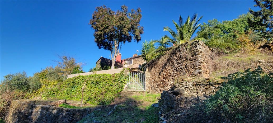 4 soverom Finca/Herregård til salgs i Trujillo med svømmebasseng garasje - € 85 000 (Ref: 9498018)