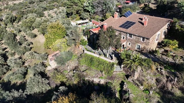 4 soverom Finca/Herregård til salgs i Trujillo med svømmebasseng garasje - € 85 000 (Ref: 9498018)