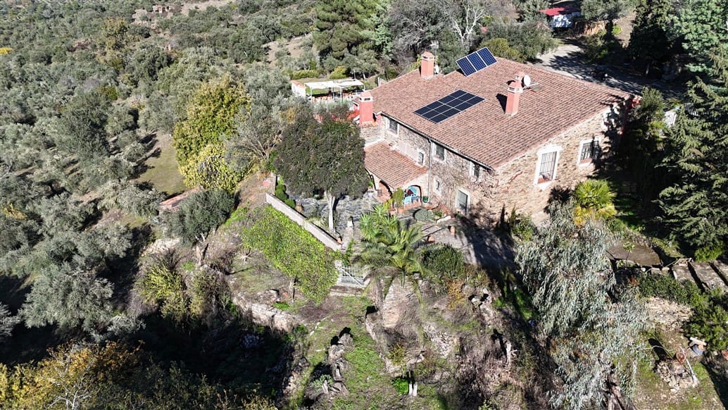 4 soverom Finca/Herregård til salgs i Trujillo med svømmebasseng garasje - € 85 000 (Ref: 9498018)