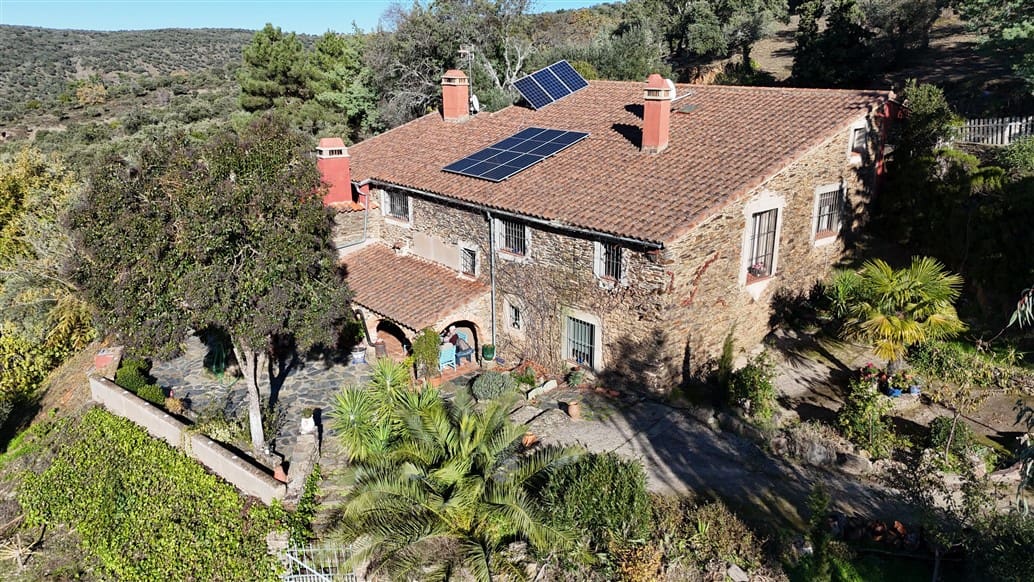 4 soverom Finca/Herregård til salgs i Trujillo med svømmebasseng garasje - € 85 000 (Ref: 9498018)