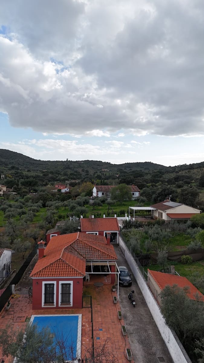 3 bedroom Finca/Country House for sale in Trujillo with pool garage - € 300,000 (Ref: 9719352)