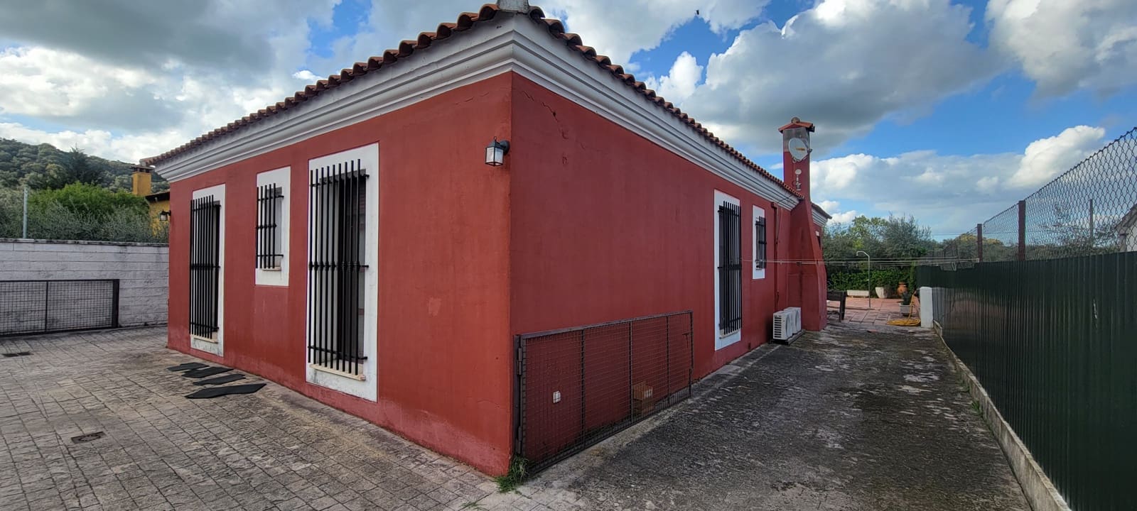 3 bedroom Finca/Country House for sale in Trujillo with pool garage - € 300,000 (Ref: 9719352)