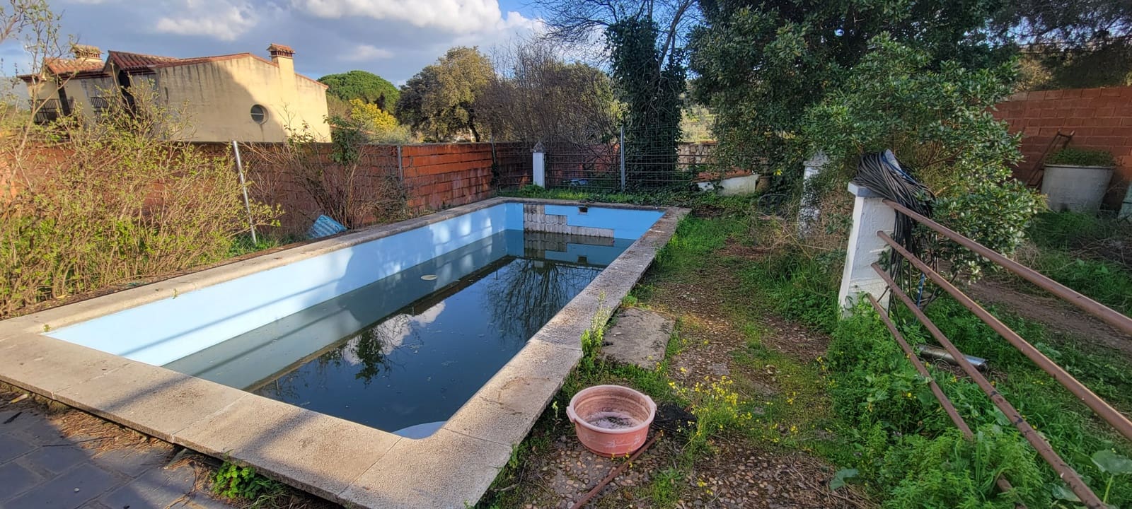 2 bedroom Finca/Country House for sale in Trujillo with pool garage - € 130,000 (Ref: 9719353)