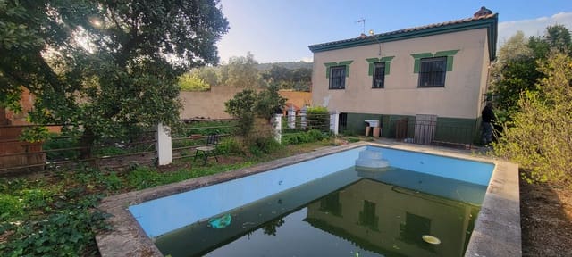 2 soverom Finca/Herregård til salgs i Trujillo med svømmebasseng garasje - € 130 000 (Ref: 9719353)