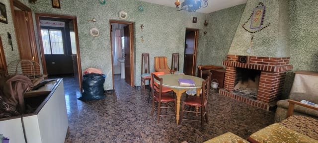 2 soverom Finca/Herregård til salgs i Trujillo med svømmebasseng garasje - € 130 000 (Ref: 9719353)