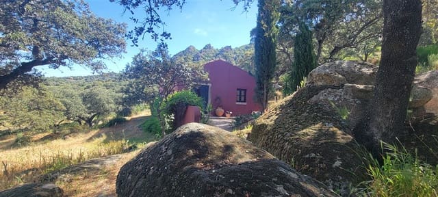 5 slaapkamer Finca/Landhuis te koop in Montánchez met zwembad garage - € 690.000 (Ref: 9807047)
