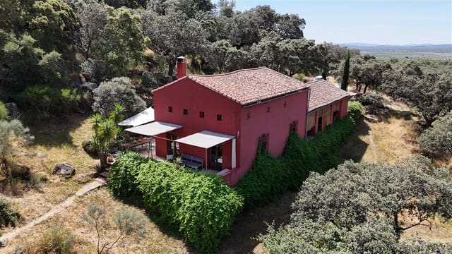 5 slaapkamer Finca/Landhuis te koop in Montánchez met zwembad garage - € 690.000 (Ref: 9807047)
