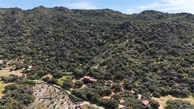 5 slaapkamer Finca/Landhuis te koop in Montánchez met zwembad garage - € 690.000 (Ref: 9807047)