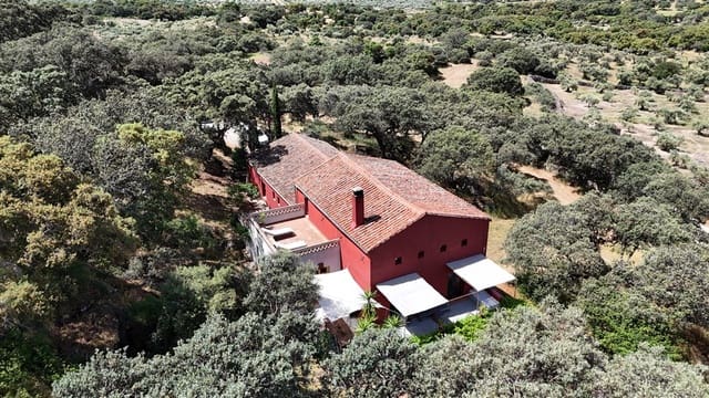 5 slaapkamer Finca/Landhuis te koop in Montánchez met zwembad garage - € 690.000 (Ref: 9807047)