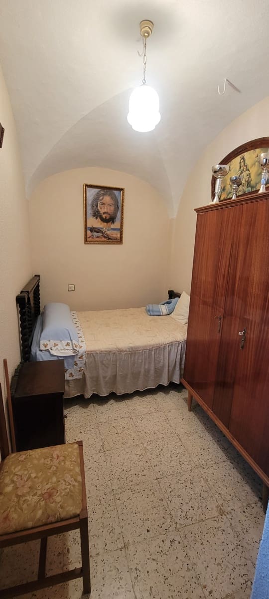 4 bedroom Townhouse for sale in Madronera with garage - € 90,000 (Ref: 9839679)