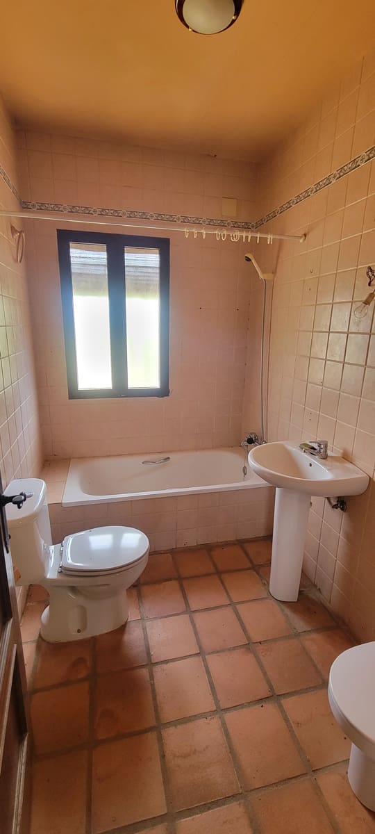 3 bedroom Townhouse for sale in Herrera del Duque with pool garage - € 225,000 (Ref: 9858374)