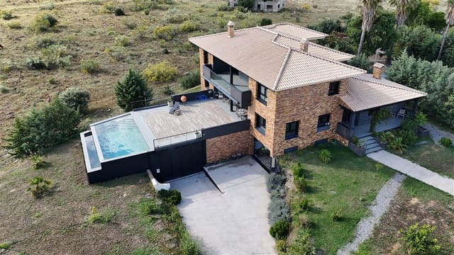4 slaapkamer Villa te koop in Cáceres stad met zwembad garage - € 698.000 (Ref: 9858382)