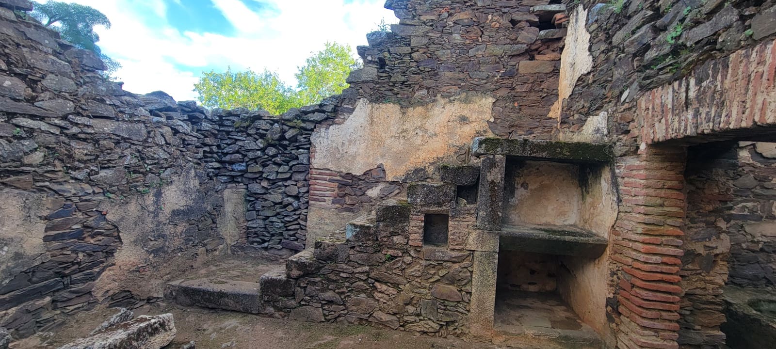 Ruin for sale in Herguijuela - € 180,000 (Ref: 9858569)