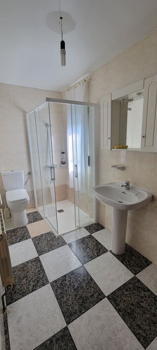 9 soveværelse Byhus til salg i Garciaz med garage - € 129.995 (Ref: 9860746)