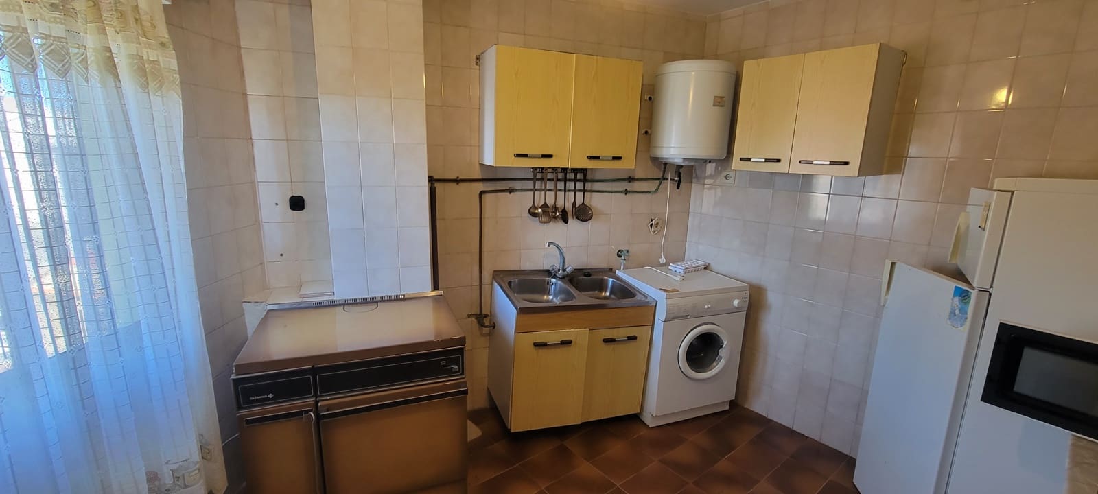 9 soveværelse Byhus til salg i Garciaz med garage - € 129.995 (Ref: 9860746)