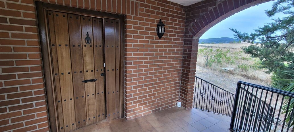 2 Zimmer Finca/Landgut zu vermieten in Trujillo mit Garage - 750 € (Ref: 9860750)