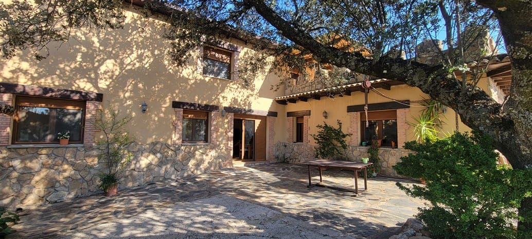5 soverom Finca/Herregård til salgs i Deleitosa med svømmebasseng garasje - € 750 000 (Ref: 9872497)