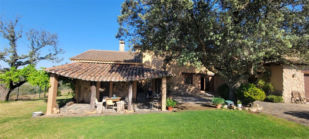 5 soverom Finca/Herregård til salgs i Deleitosa med svømmebasseng garasje - € 750 000 (Ref: 9872497)