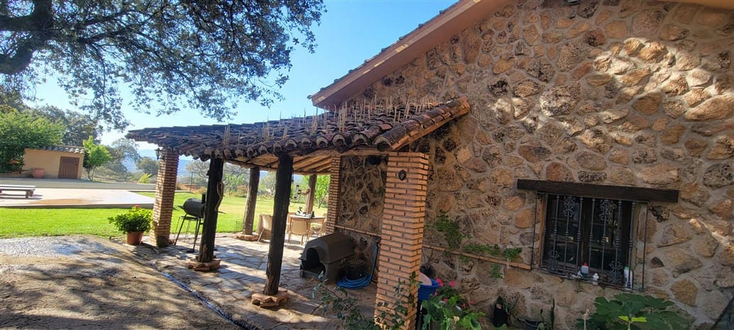 5 soverom Finca/Herregård til salgs i Deleitosa med svømmebasseng garasje - € 750 000 (Ref: 9872497)