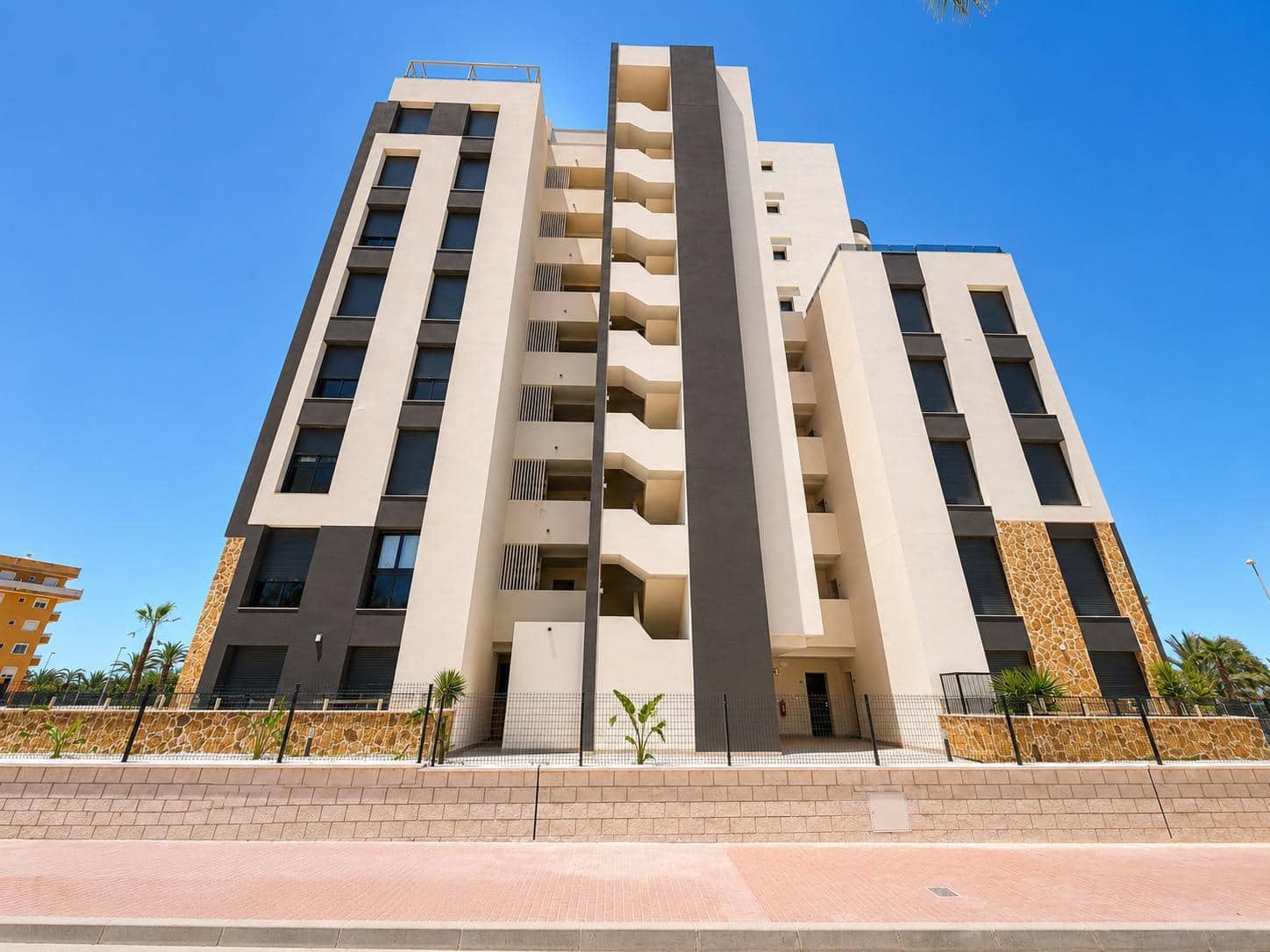 2 bedroom Apartment for sale in Guardamar del Segura with pool garage - € 315,000 (Ref: 10130714)