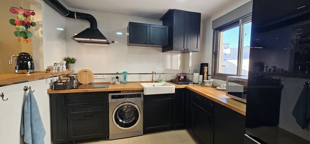 3 bedroom Apartment for sale in Las Piscinas Naturales, Torrevieja with garage - € 265,000 (Ref: 8956580)