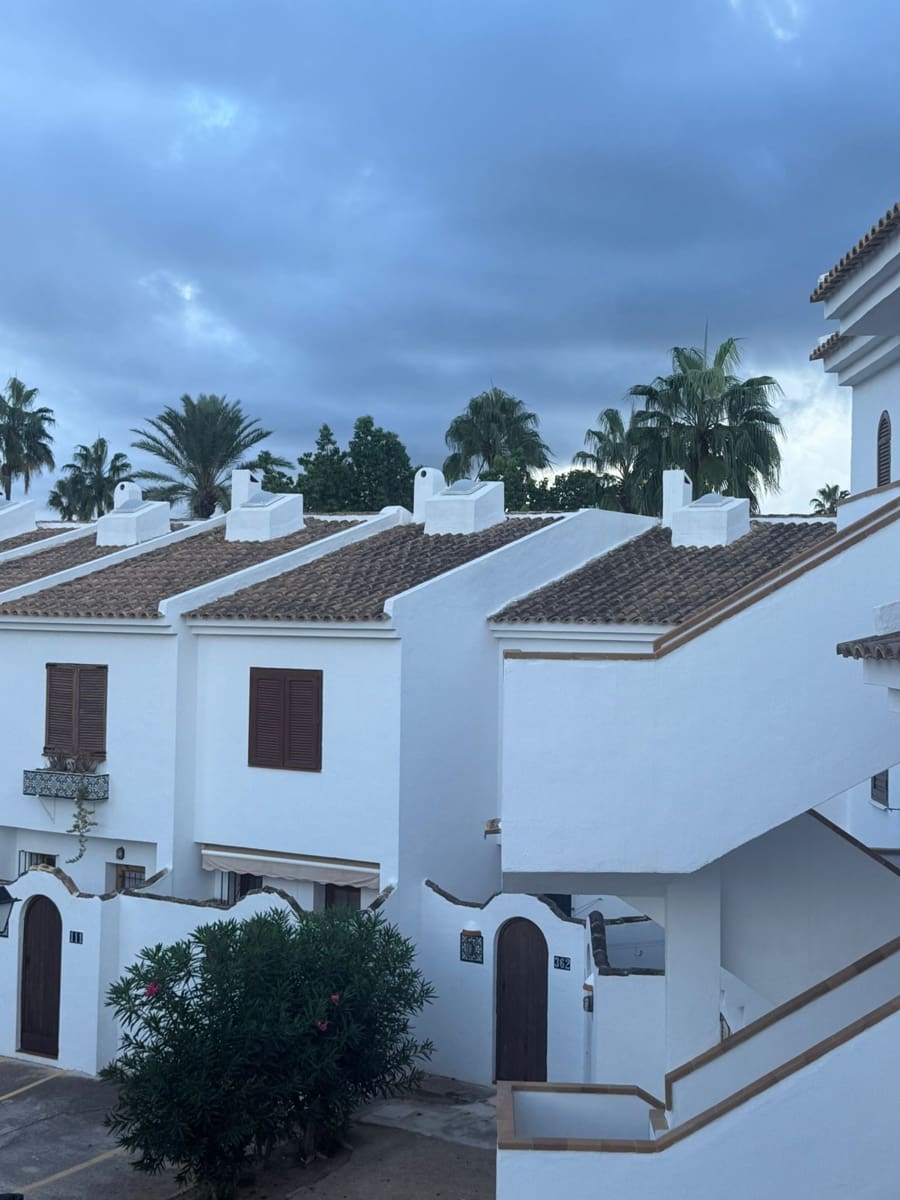 1 soverom Strandleiligheter til salgs i La Manga del Mar Menor med svømmebasseng garasje - € 119 500 (Ref: 9301473)