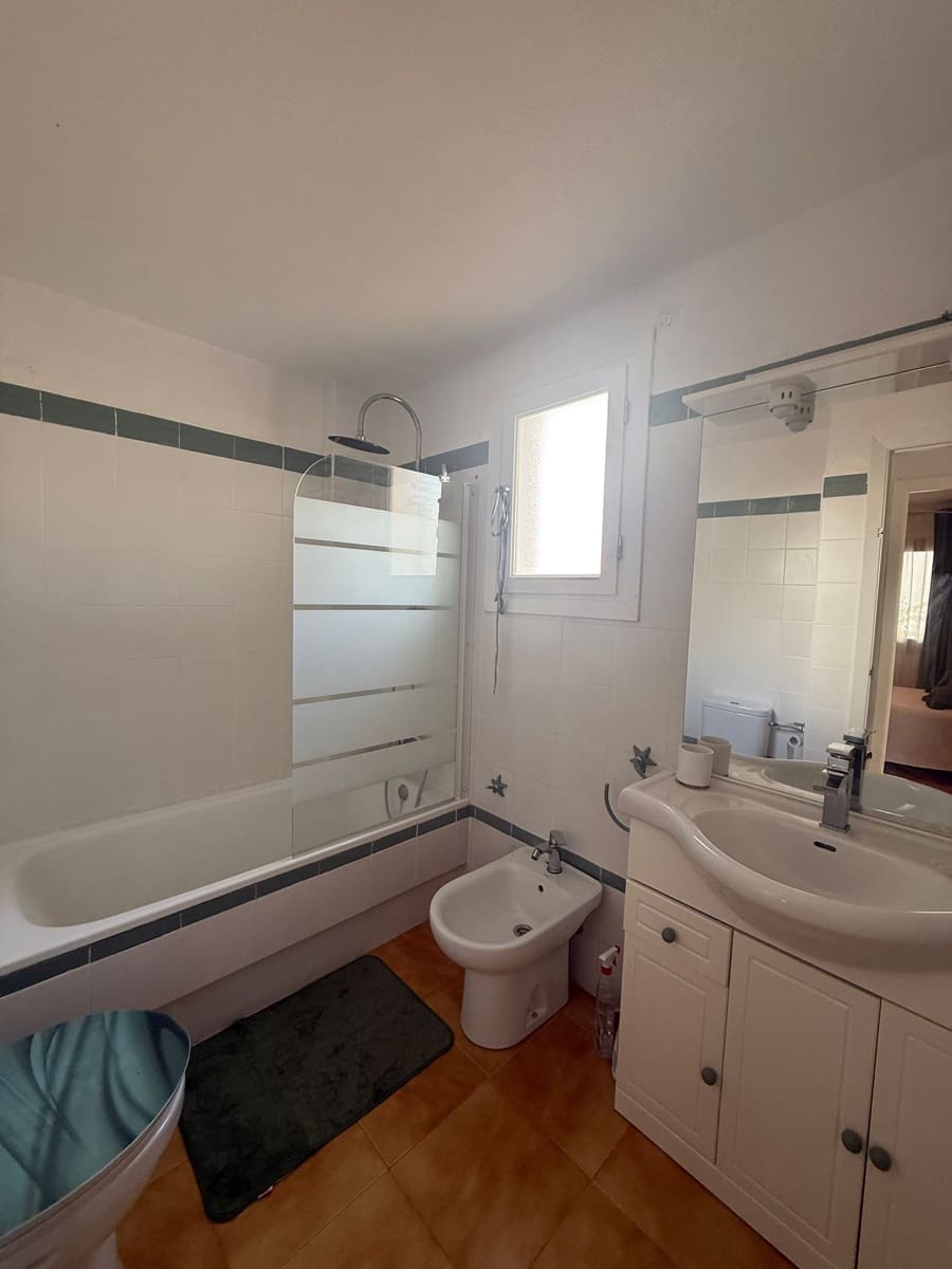 1 soverom Strandleiligheter til salgs i La Manga del Mar Menor med svømmebasseng garasje - € 119 500 (Ref: 9301473)