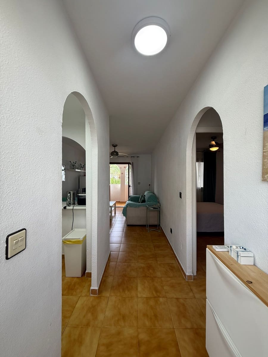 1 soverom Strandleiligheter til salgs i La Manga del Mar Menor med svømmebasseng garasje - € 119 500 (Ref: 9301473)