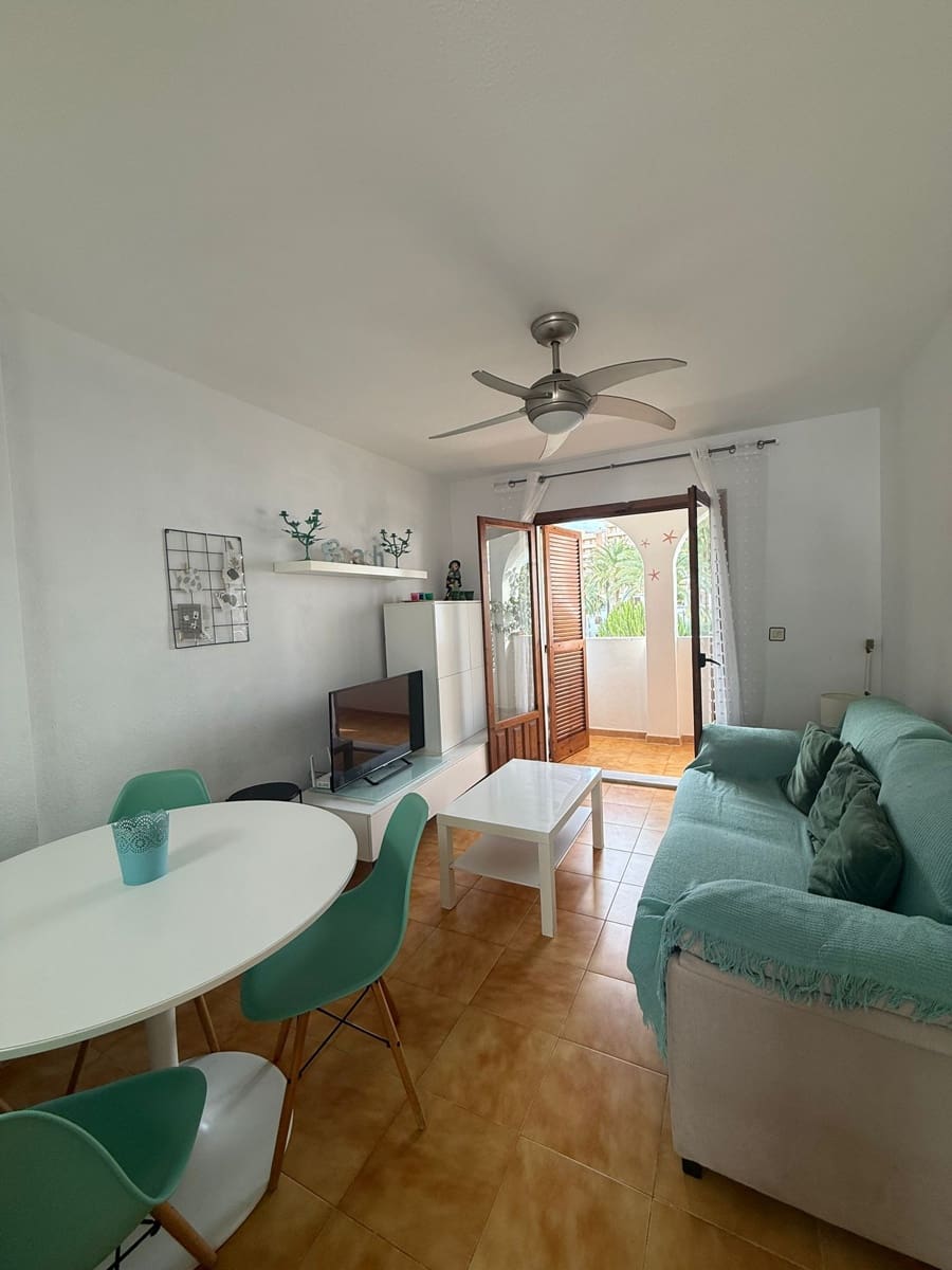 1 soverom Strandleiligheter til salgs i La Manga del Mar Menor med svømmebasseng garasje - € 119 500 (Ref: 9301473)