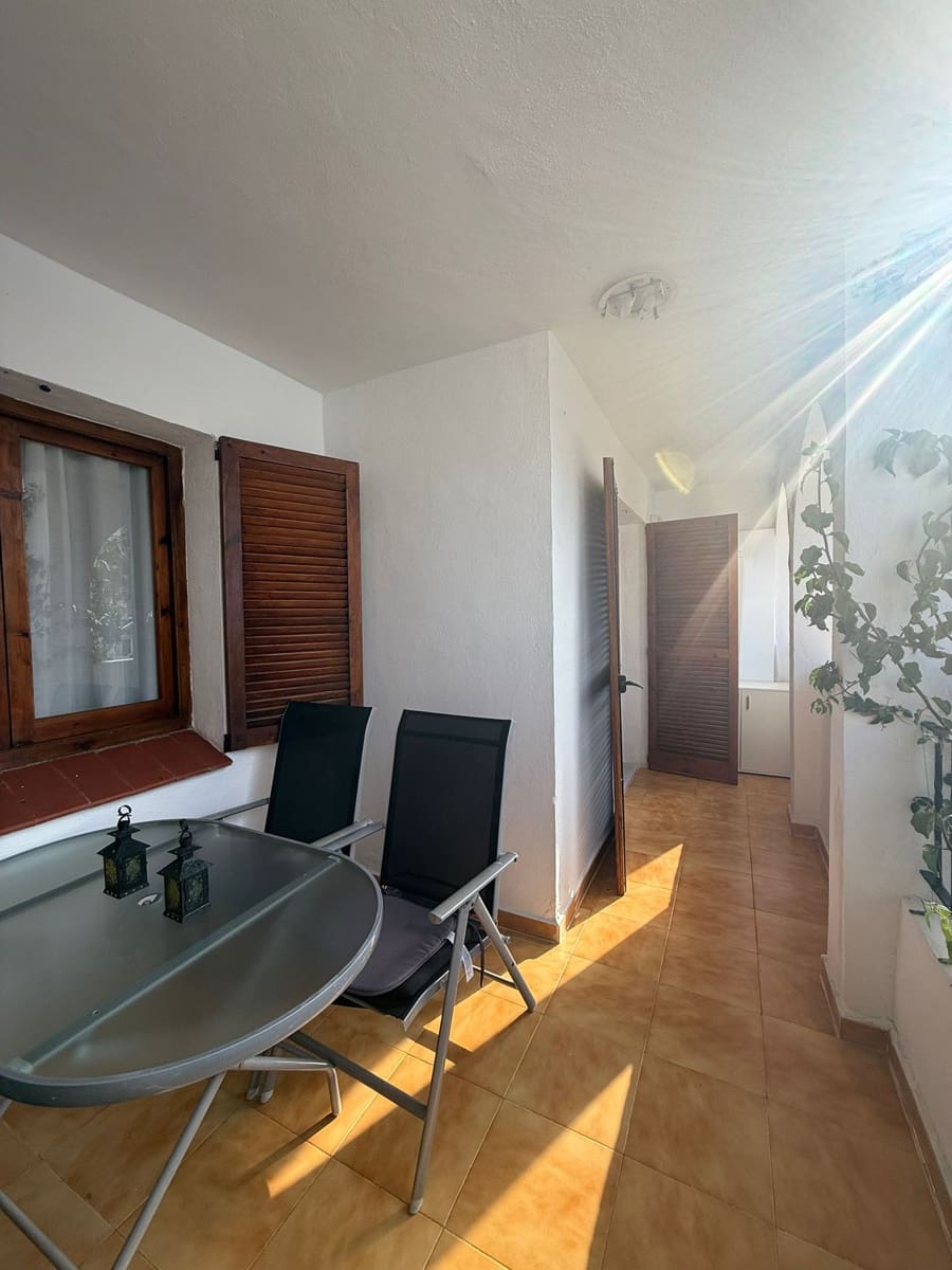 1 soverom Strandleiligheter til salgs i La Manga del Mar Menor med svømmebasseng garasje - € 119 500 (Ref: 9301473)