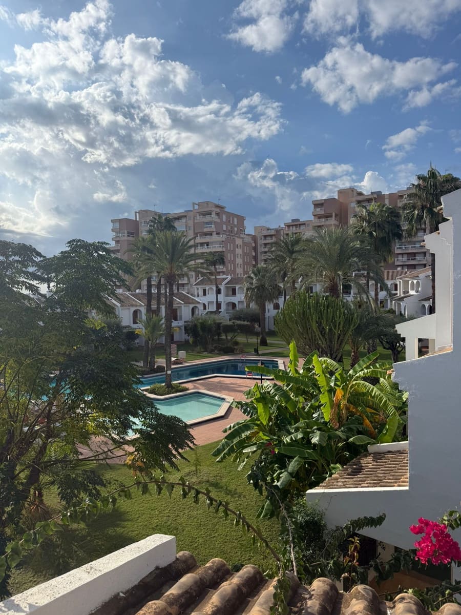 1 soverom Strandleiligheter til salgs i La Manga del Mar Menor med svømmebasseng garasje - € 119 500 (Ref: 9301473)