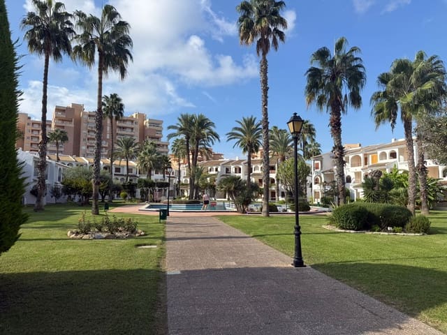 1 bedroom Beach Apartment for sale in La Manga del Mar Menor with pool garage - € 119,500 (Ref: 9301473)