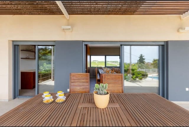 4 slaapkamer Villa te koop in Los Montesinos met zwembad garage - € 985.000 (Ref: 9320031)