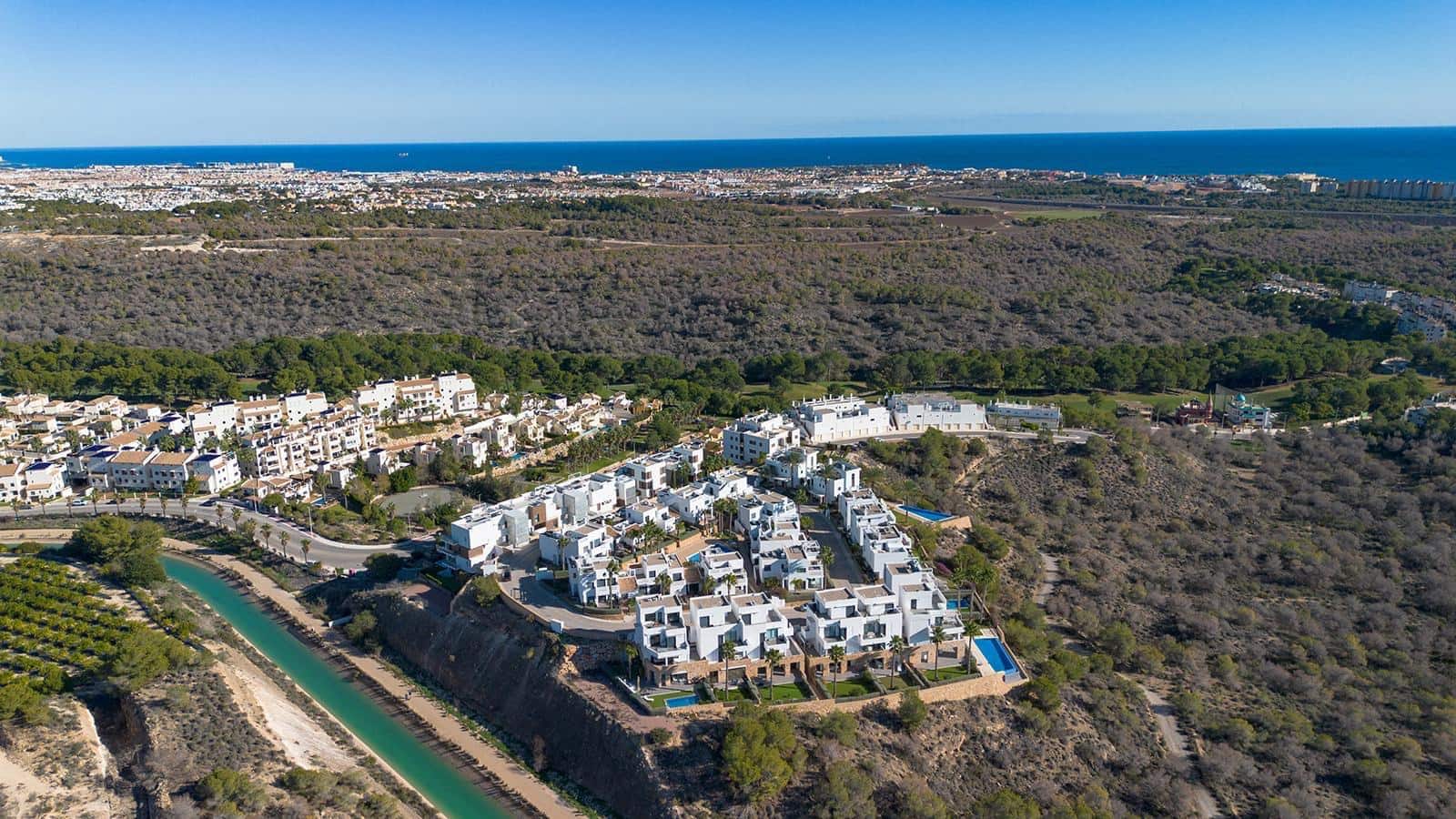 2 soveværelse Bungalow til salg i Orihuela med swimmingpool - € 234.900 (Ref: 9402539)