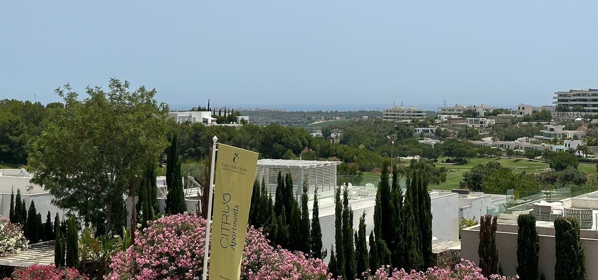 3 sovrum Takvåning till salu i Las Colinas Golf med pool garage - 935 000 € (Ref: 10060859)