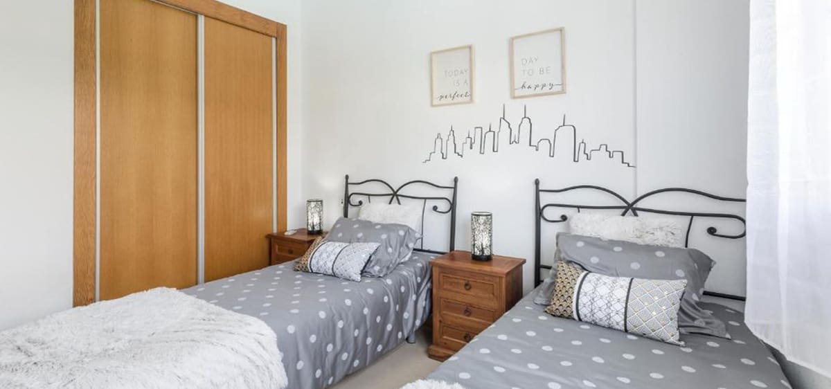 2 soverom Hus til salgs i Roldan med svømmebasseng - € 320 000 (Ref: 8897564)