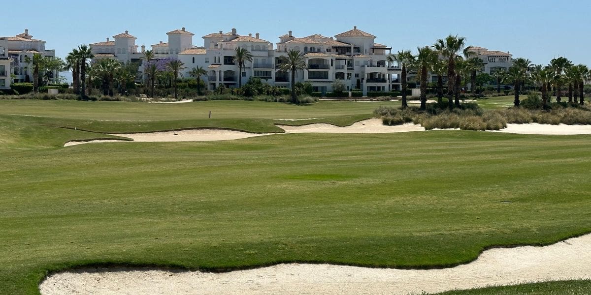 2 soverom Hus til salgs i Roldan med svømmebasseng - € 320 000 (Ref: 8897564)