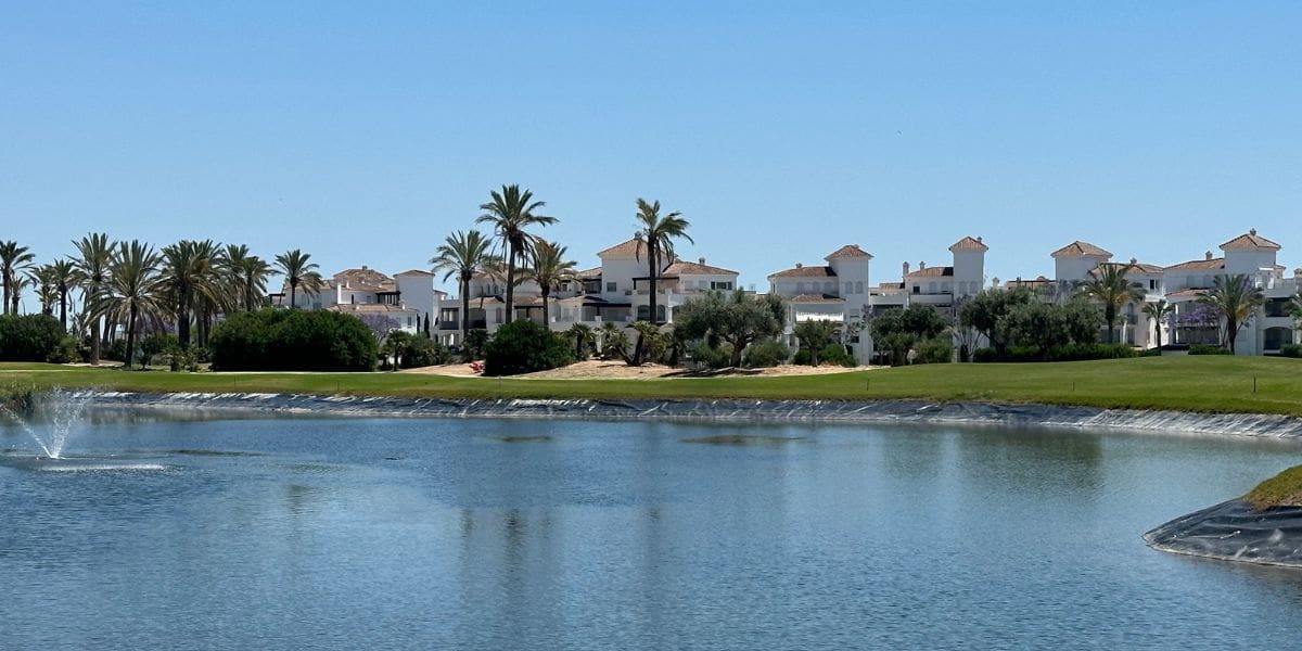 2 soverom Hus til salgs i Roldan med svømmebasseng - € 320 000 (Ref: 8897564)