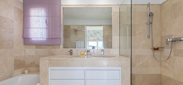 3 makuuhuone Kattohuoneisto myytävänä paikassa Los Naranjos, Marbella mukana uima-altaan - 1 390 000 € (Ref: 9211370)